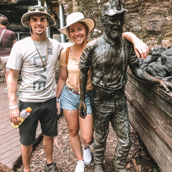 Meet your Posher, Lindsey - Picture 5 of 8